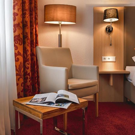 Hotel Astra Dusseldorf Bagian luar foto