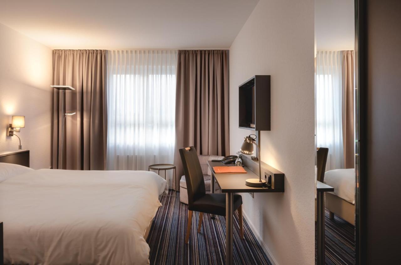 Hotel Astra Dusseldorf Bagian luar foto