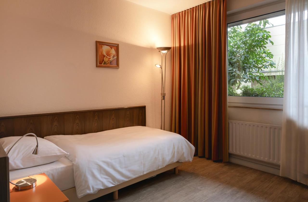 Hotel Astra Dusseldorf Bagian luar foto