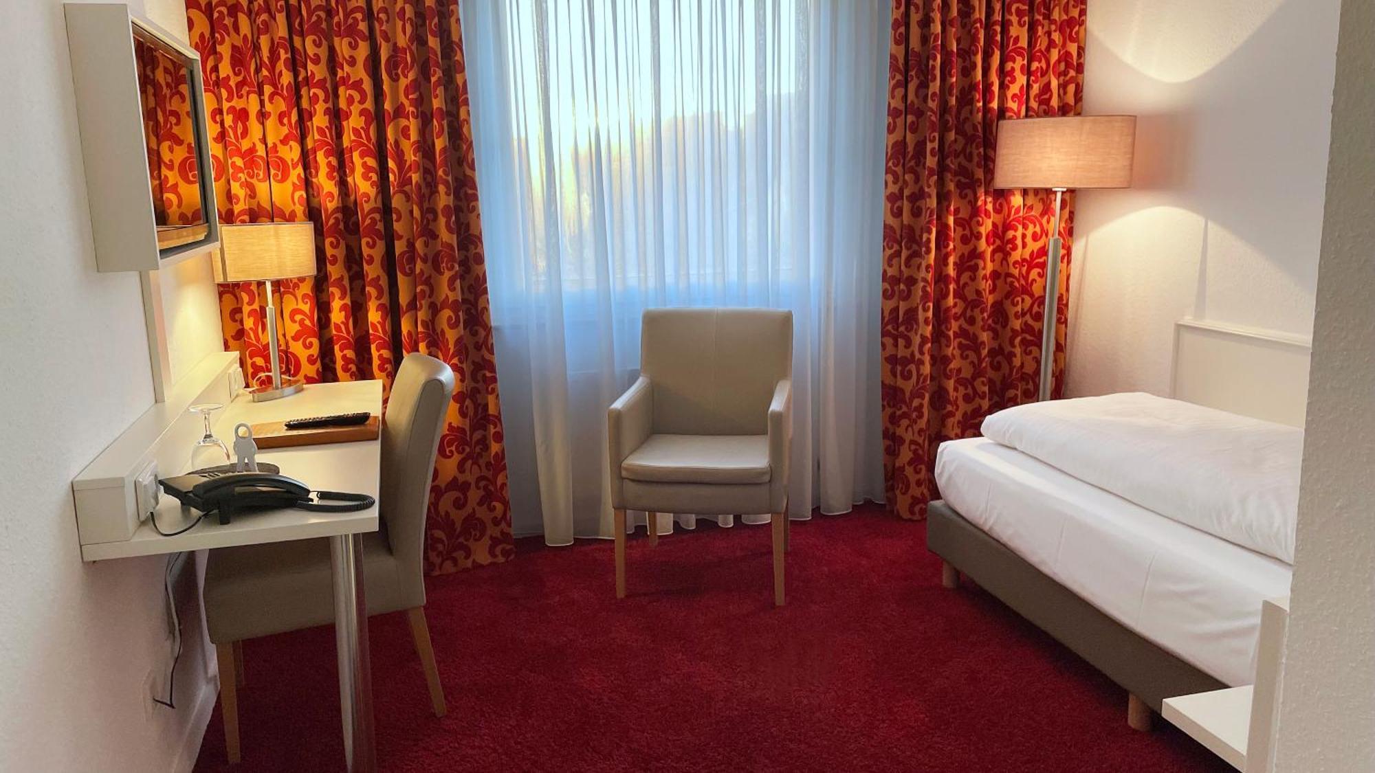 Hotel Astra Dusseldorf Bagian luar foto