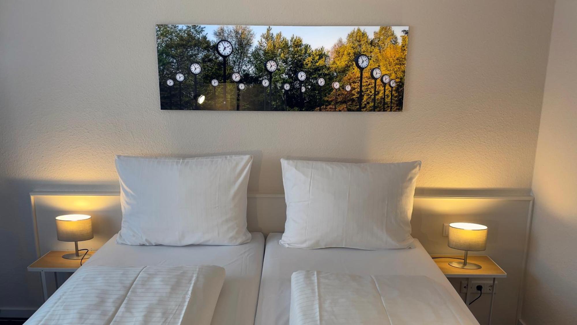 Hotel Astra Dusseldorf Bagian luar foto