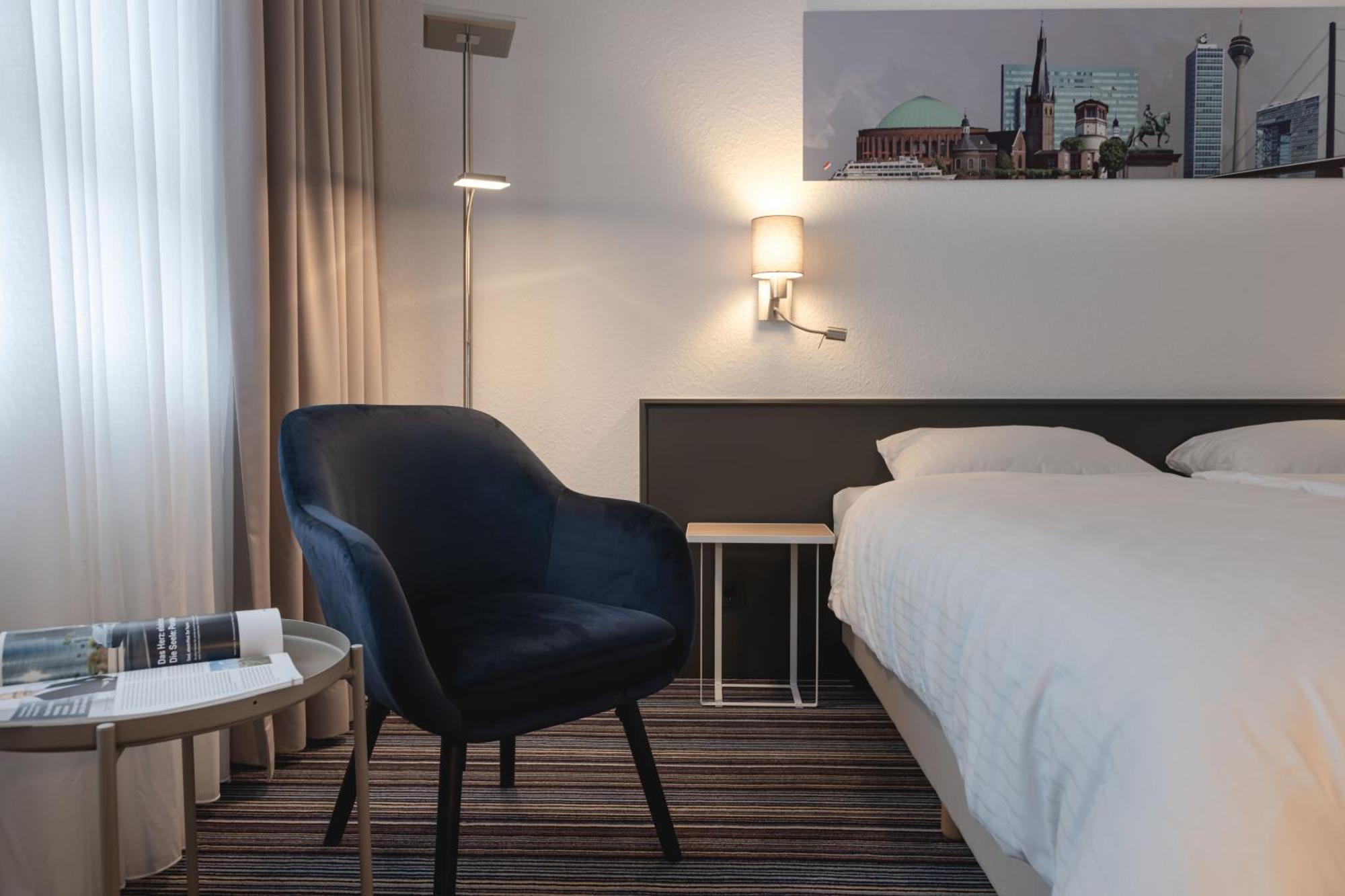 Hotel Astra Dusseldorf Bagian luar foto
