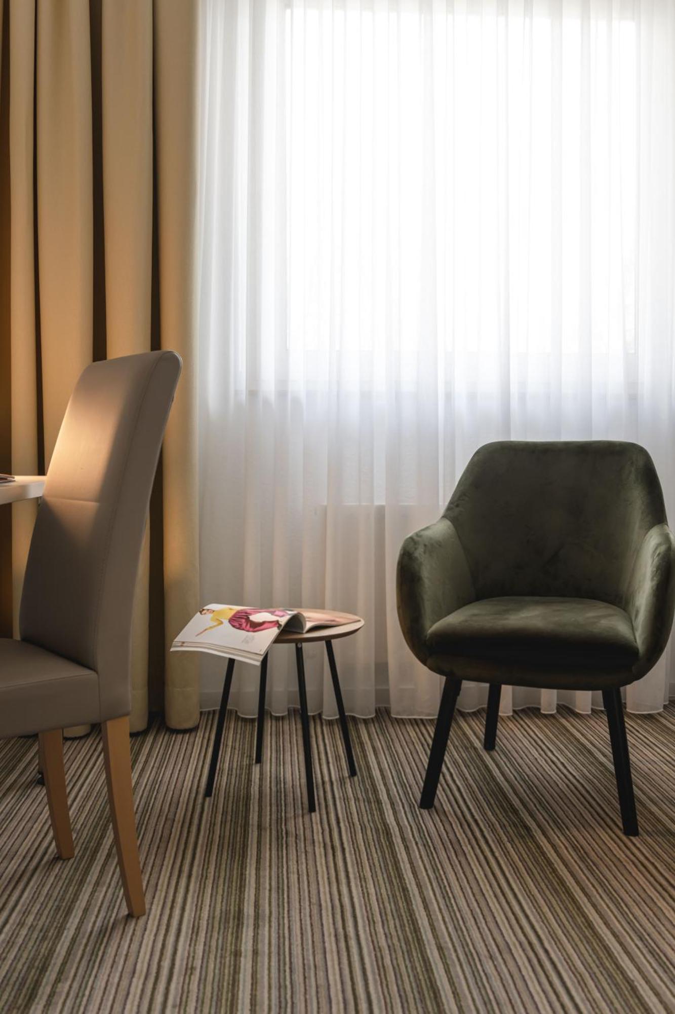 Hotel Astra Dusseldorf Bagian luar foto