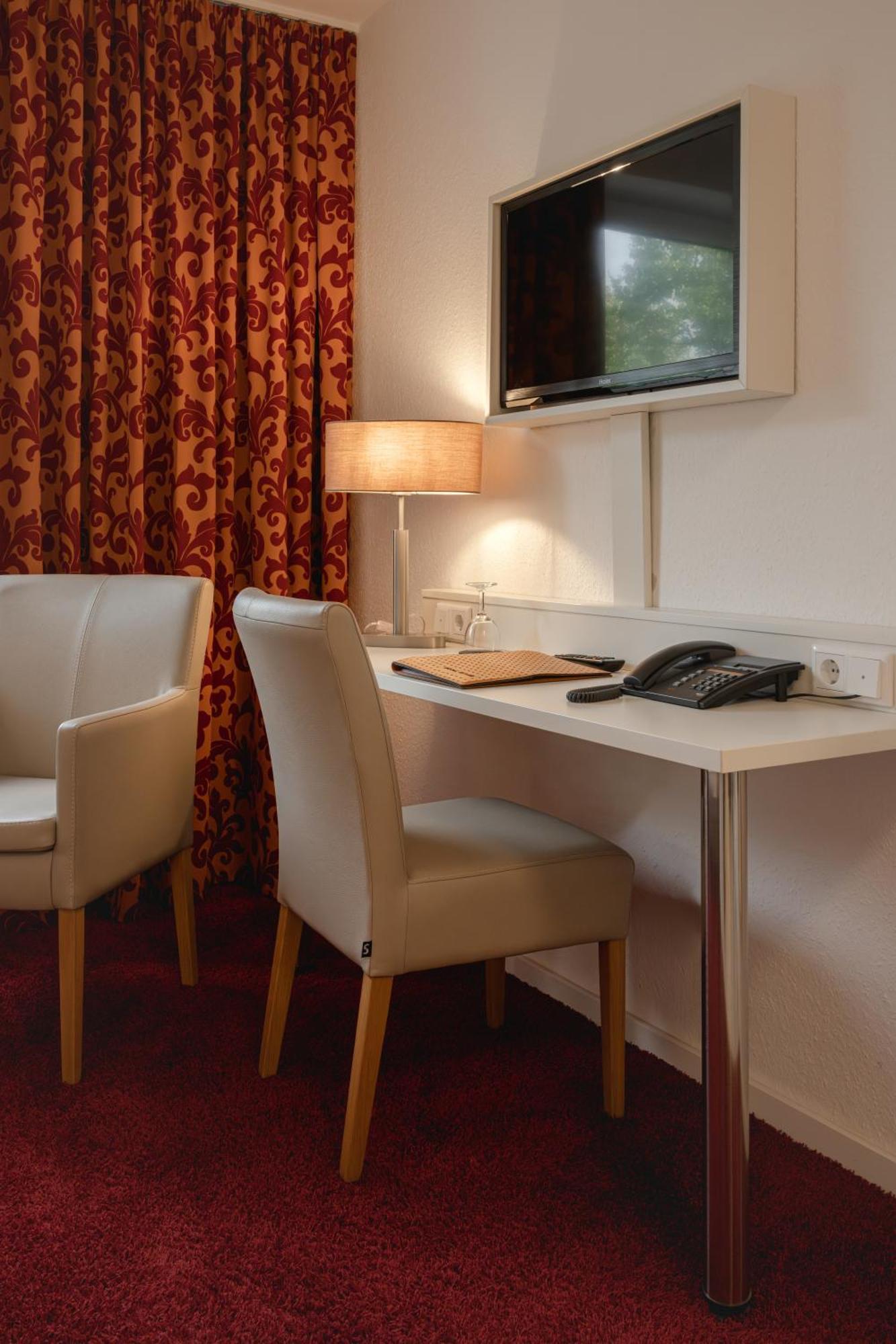 Hotel Astra Dusseldorf Bagian luar foto