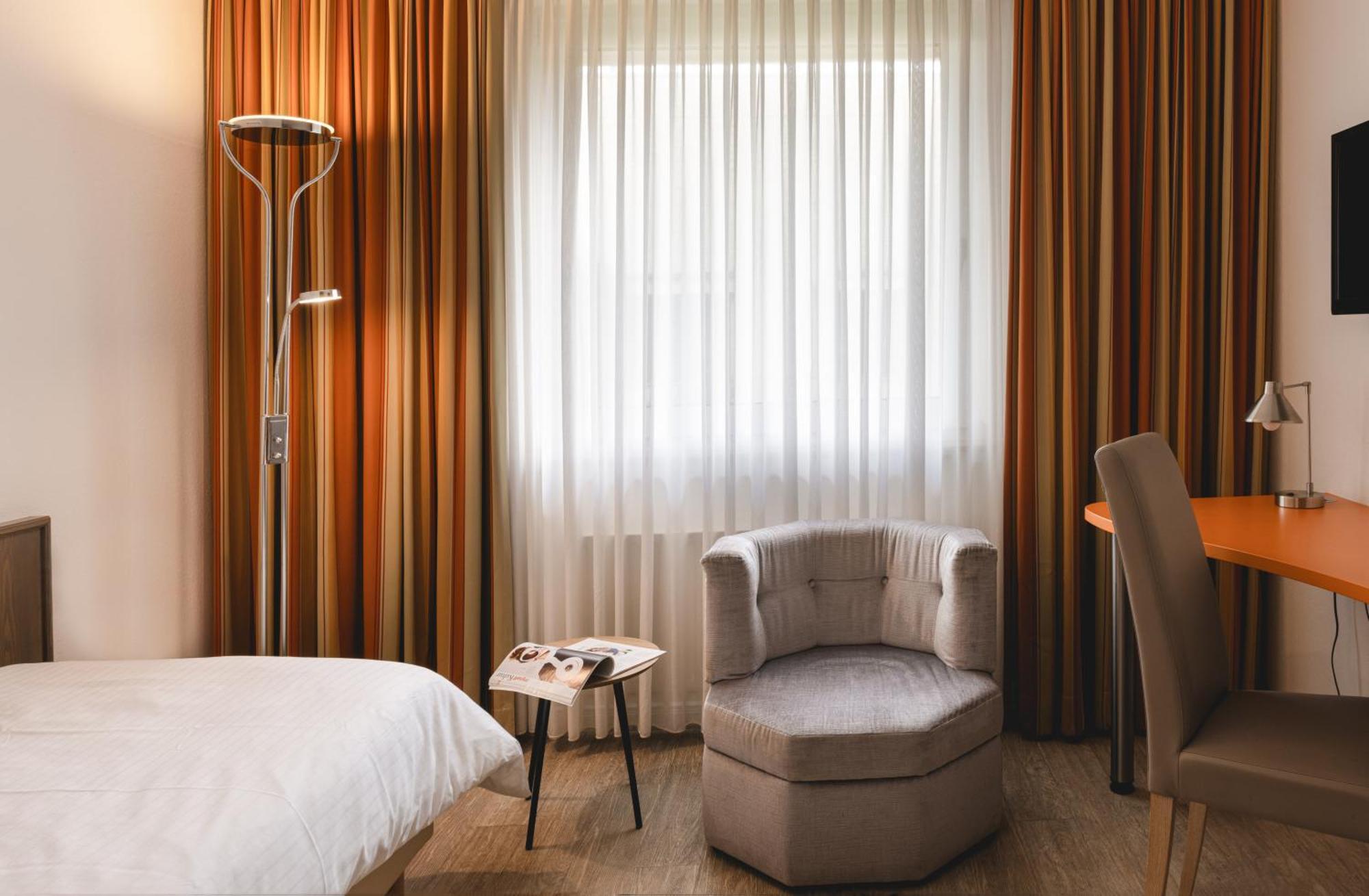 Hotel Astra Dusseldorf Bagian luar foto