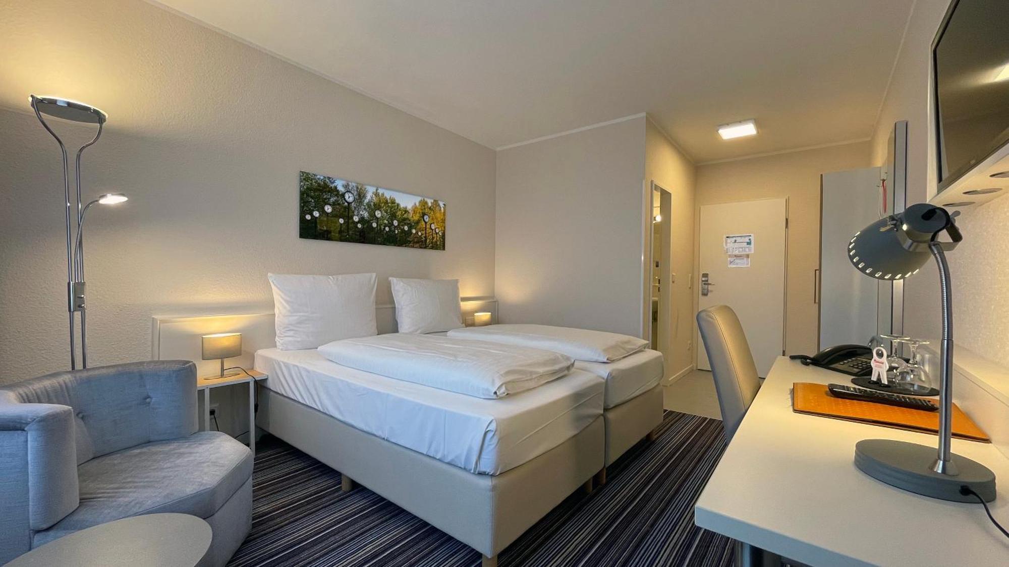Hotel Astra Dusseldorf Bagian luar foto